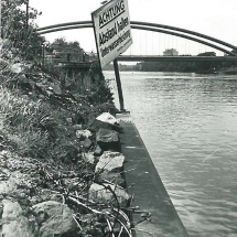 Eingedrücktes Warnschild K50 1