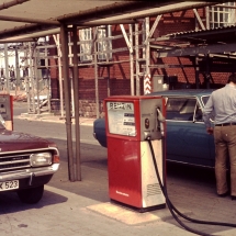 Tankstelle neu hinter Turm